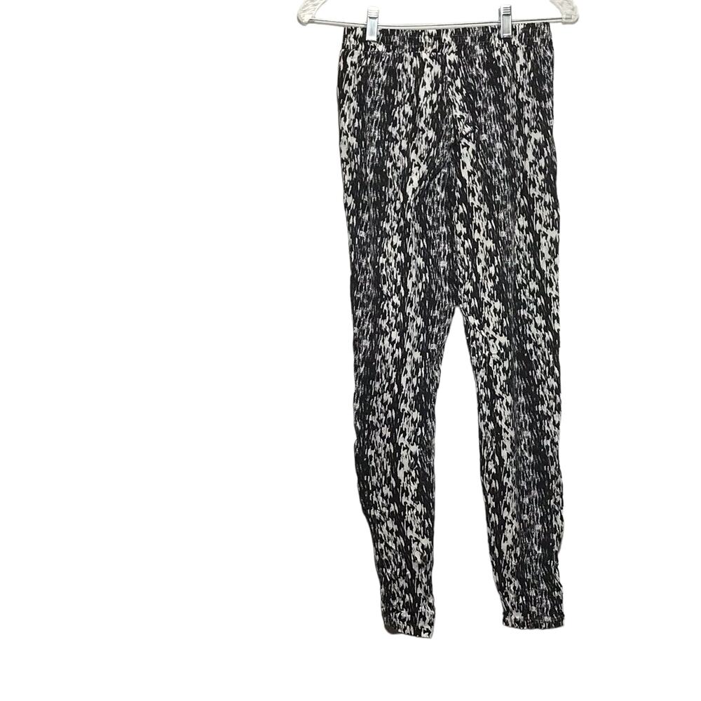 H&M boho sweats has 2‎ pockets